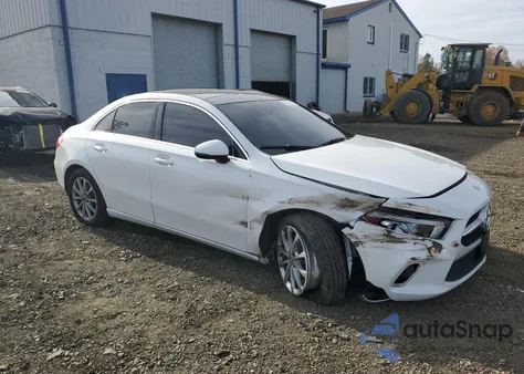 2020 Mercedes-Benz A 220 4Matic z USA, uszkodzony, nr VIN WDD3G4FB3LW037866